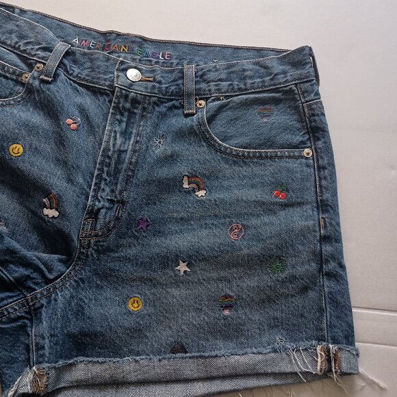 American Eagle Relaxed Medium Wash Embroidered Frayed Shorts Women’s Size 12 - Picture 7 of 16